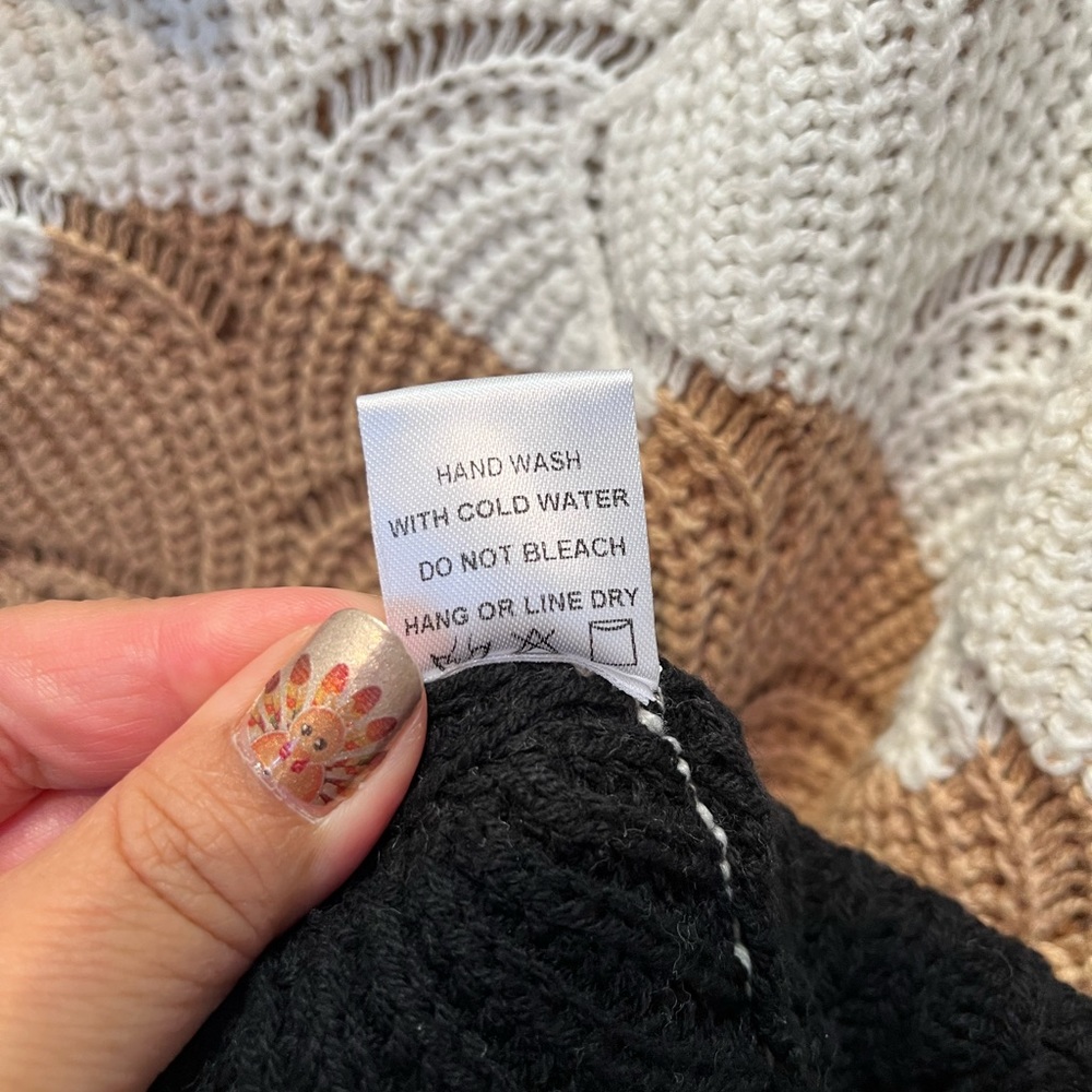 BNWT Chunky Knit Dolman Sleeved Poncho Sweater - Picture 5 of 5